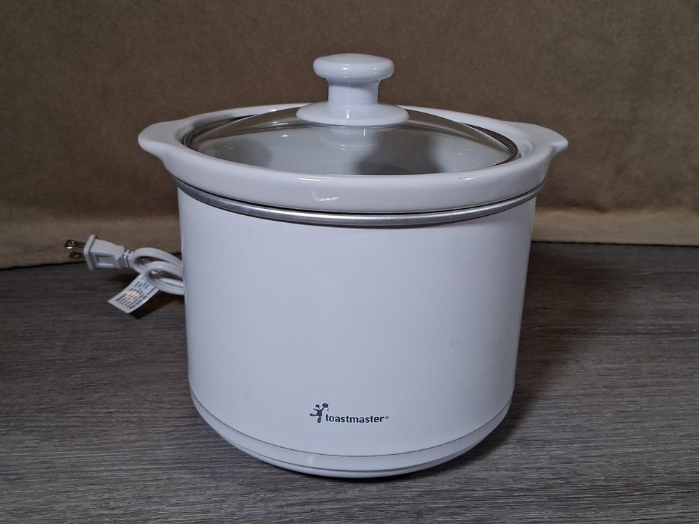 Toastmaster 1½-Quart Slow Cooker w/Removable White Crock Insert & Lid, TSC15