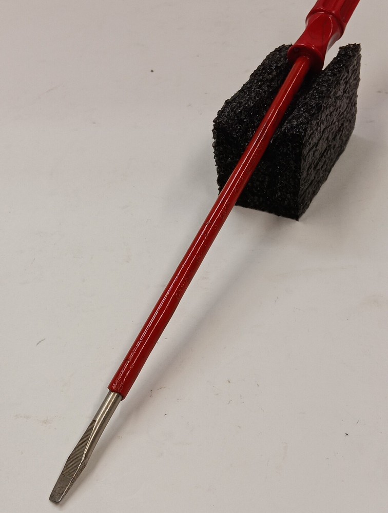 Oxwall Screwdriver Flat/Slotted Insulated 5000 Volts Red Handle 11"