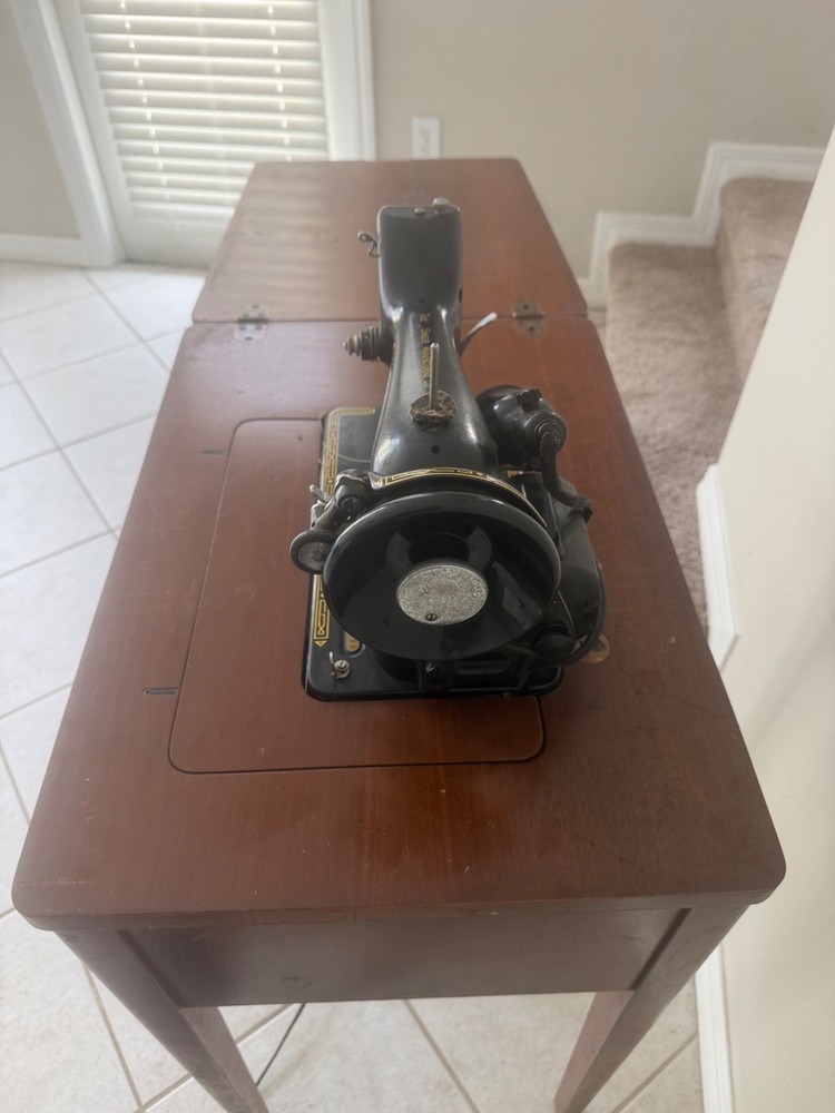 1954 Singer sewing machine