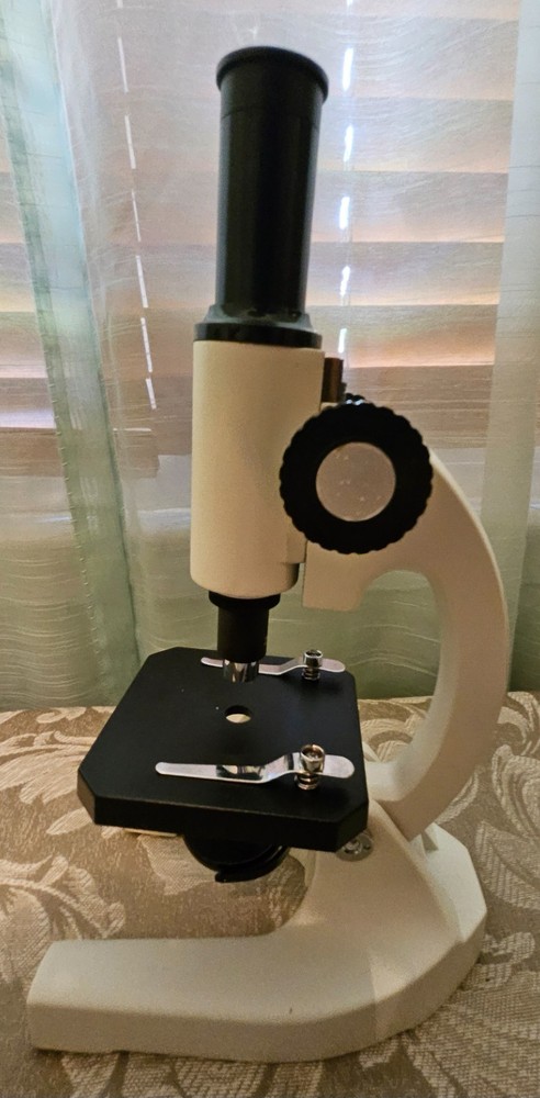 Celestron 4010 Junior Monocular Microscope HD 200x Magnification W/Dust Cover