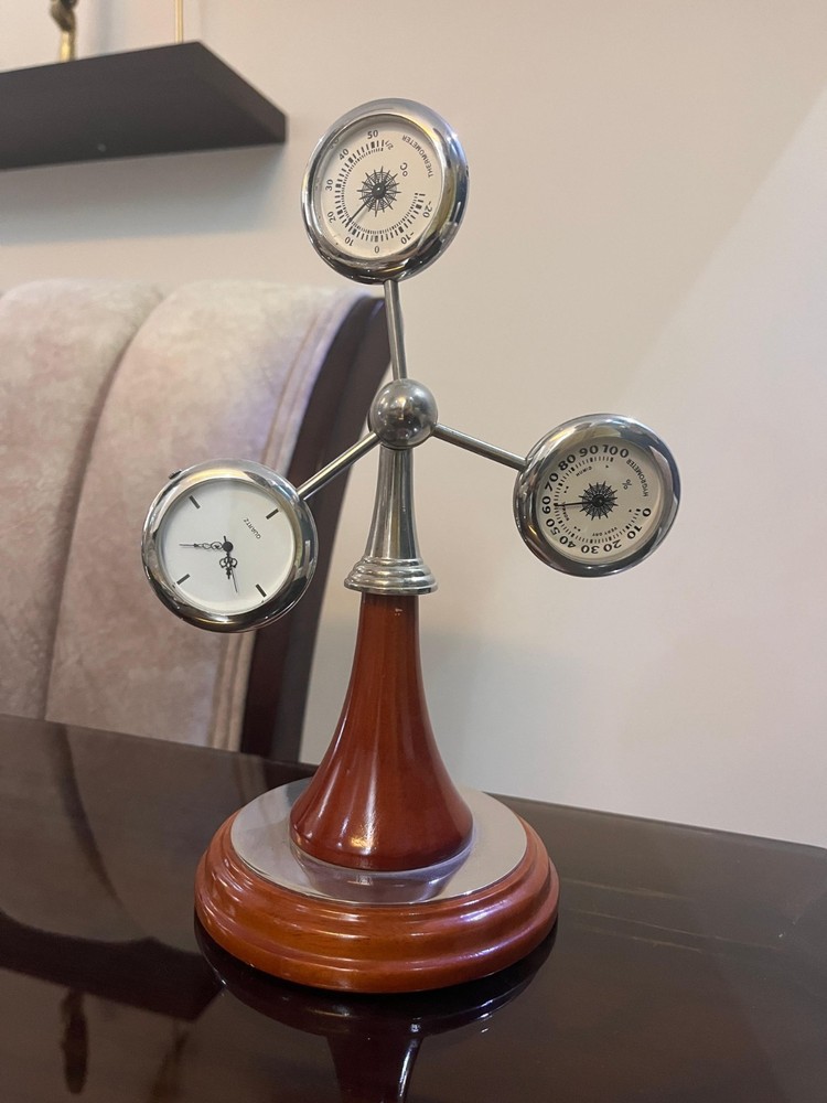 Vintage Rotating Desk Clock – Timepiece Featuring Thermometer & Hygrometer