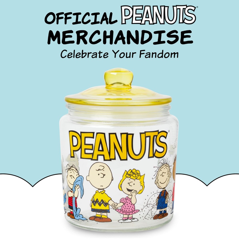 Silver Buffalo Peanuts Squad Featuring 30 Ounces, Small (Glass)