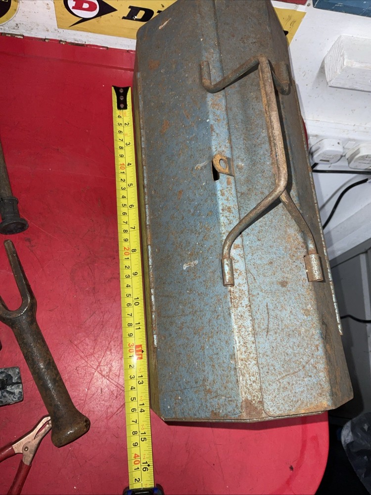 GARAGE WORKSHOP CLEARANCE, TOOLBOX AS FOUND WITH CONTENTS,CLASSIC CAR SERVICING