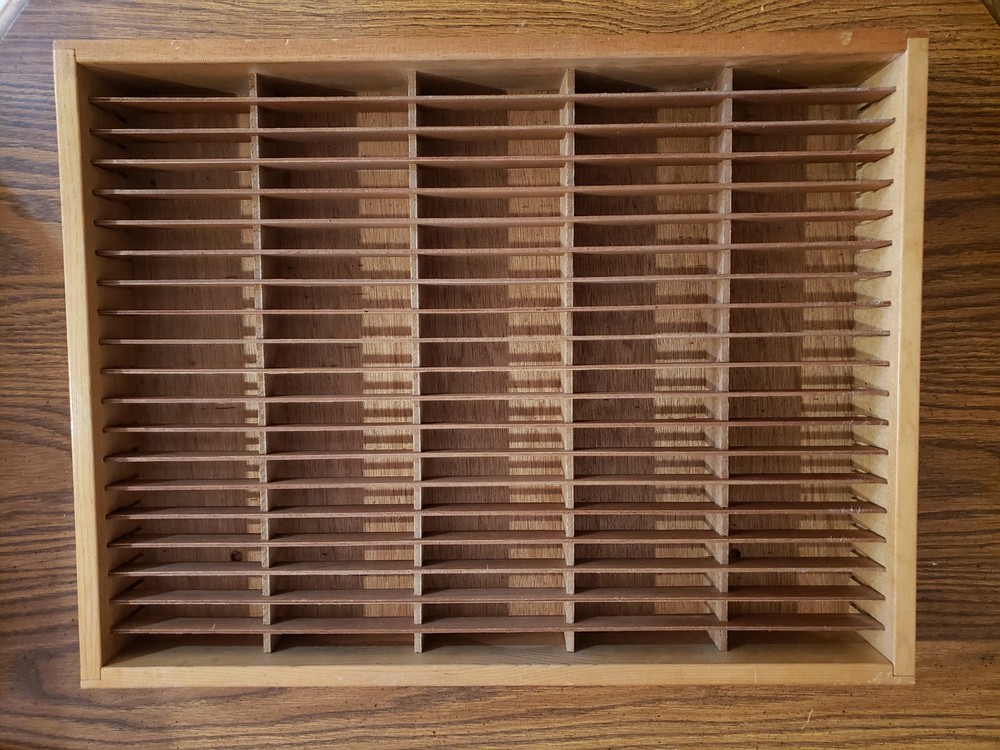 Napa Valley Box 100 capacity cassette holder