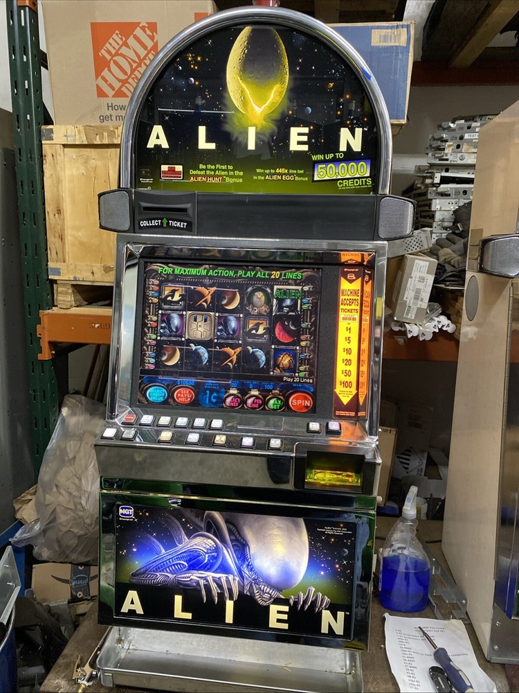 IGT I Game Alien SLOT MACHINE