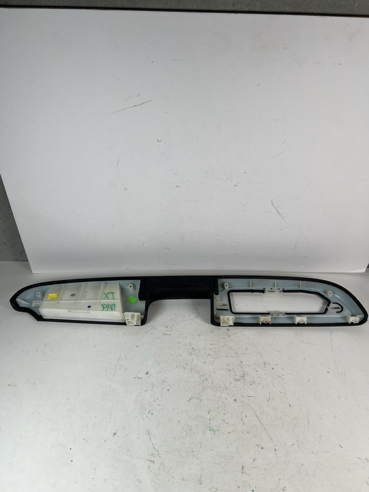 2007-2009 Tahoe Suburban Yukon Left Driver Door Pull Panel Armrest Handle Black