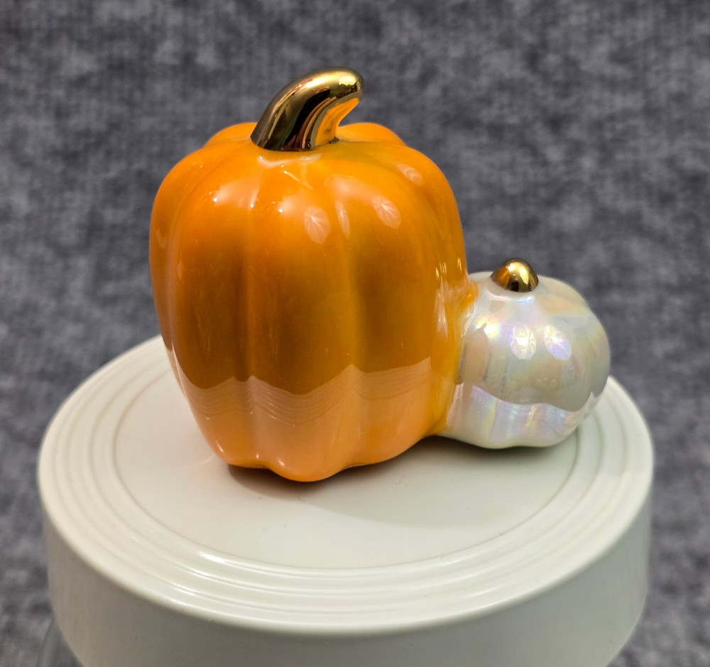 Nora Fleming Mini Pumpkin Spice A02 Two Pumpkins