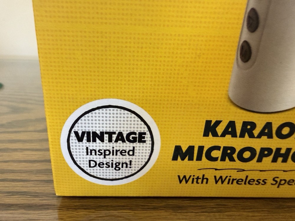 Peanuts Snoopy Bluetooth Karaoke Microphone Wireless Speaker NEW