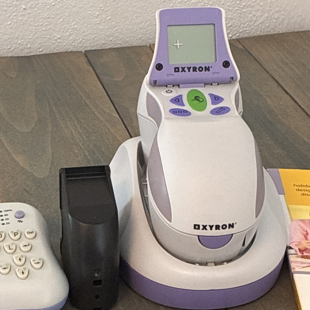 Xyron Disc Maker 48371 + Design Runner Cordless Printer Bundle w/D Discs (C9)