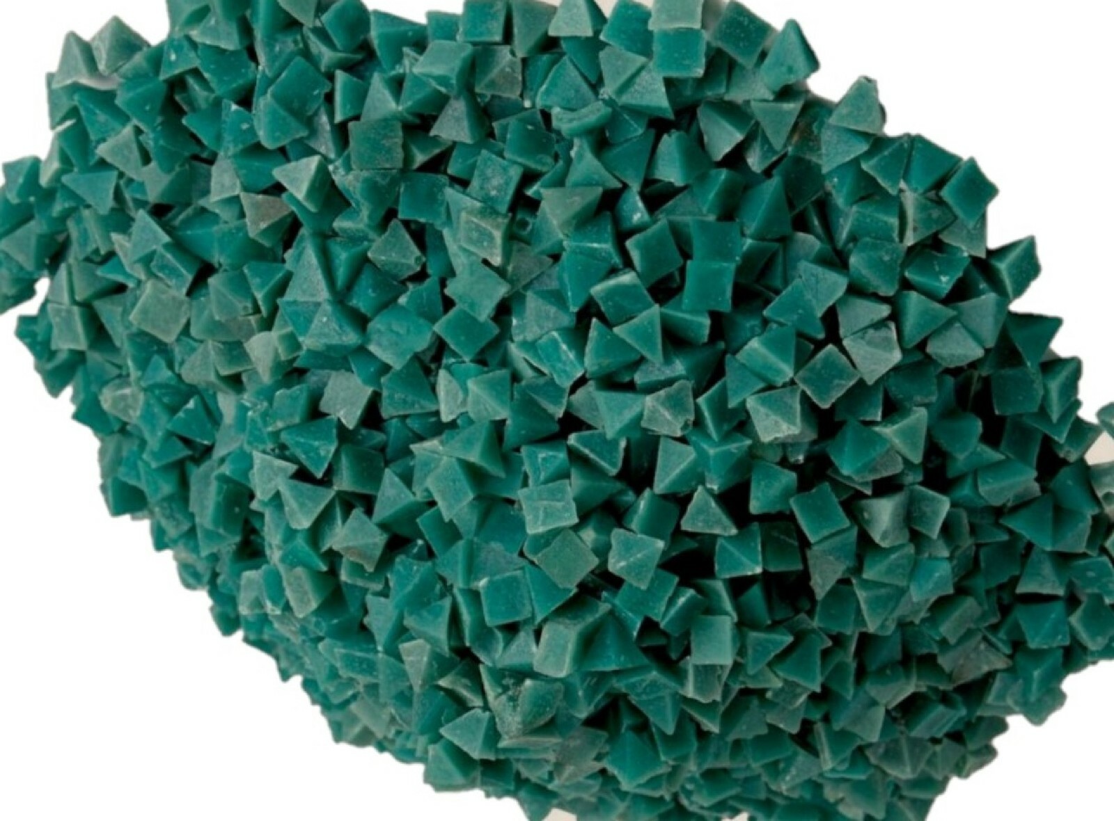 2 lb. RESIN TUMBLING MEDIA RUST CUTTING ABRASIVE TUMBLER GREEN 1/4" PYRAMID SOFT