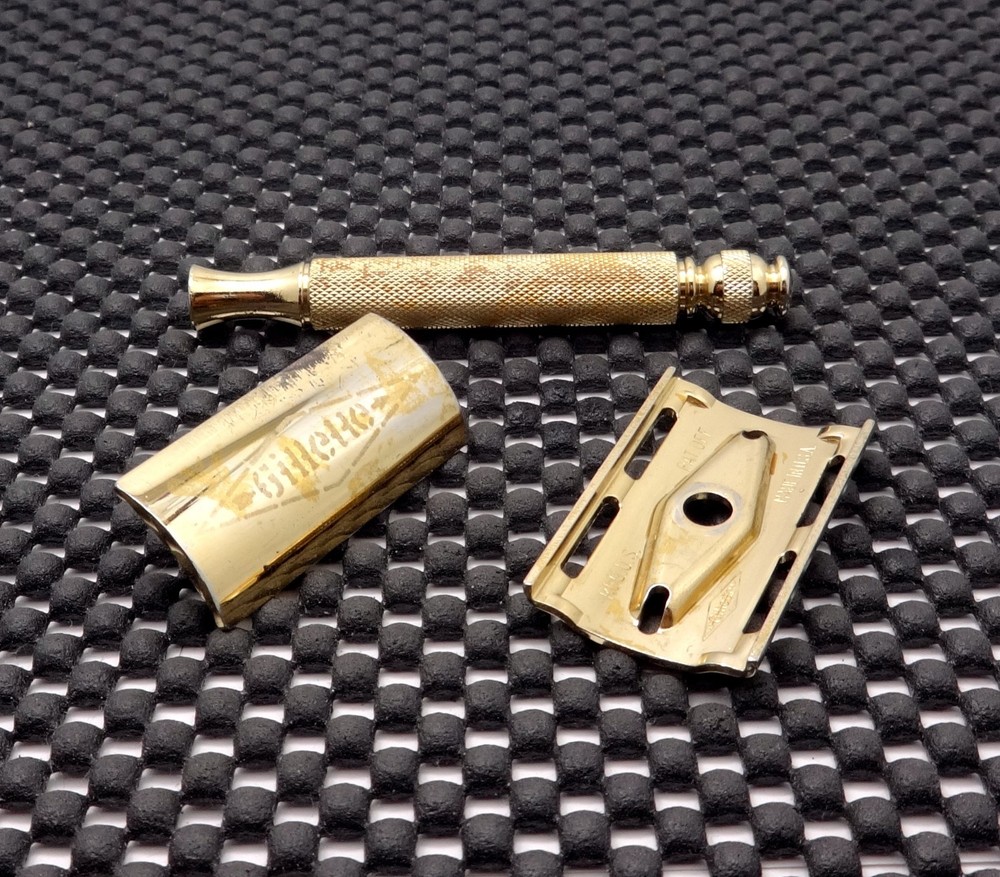 Vintage 1940's Gillette Gold Tech DE Safety Razor Pre Date Code Clean