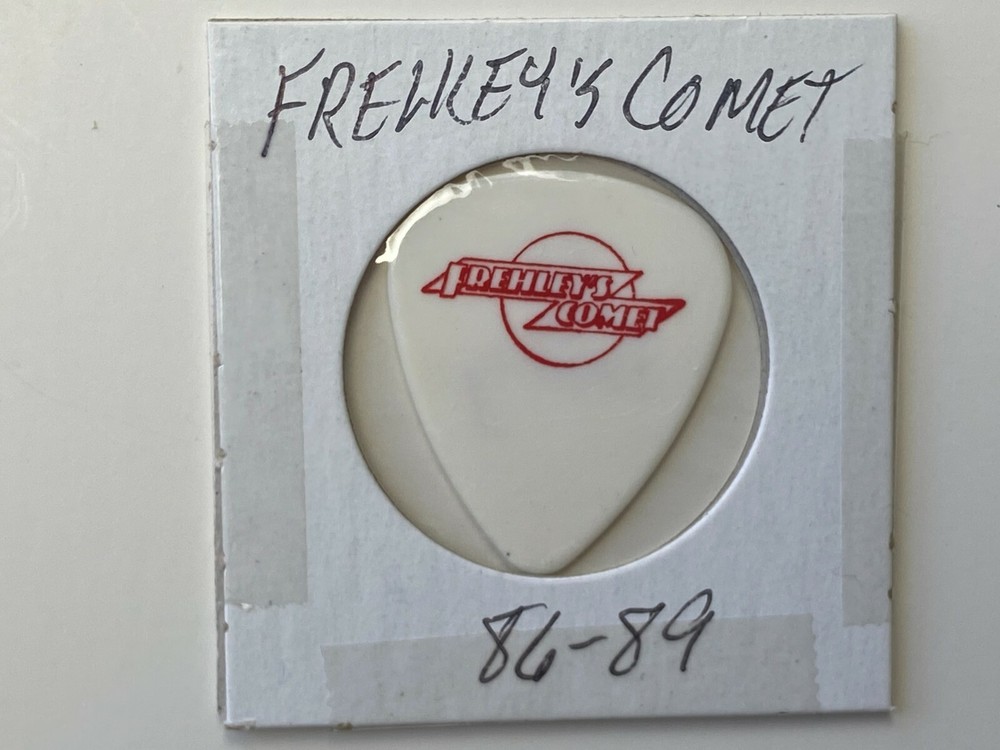 KISS vintage Band Guitar Pick ACE FREHLEY Solo Frehley's Comet White Red