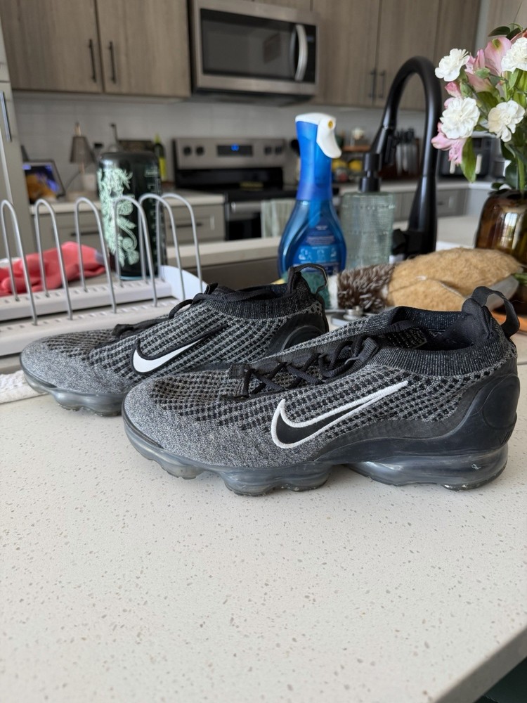 Nike VaporMax Flyknit (Size 8.5)