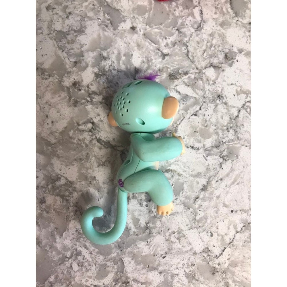 Fingerlings Monkey - Works Well, Scuff Marks