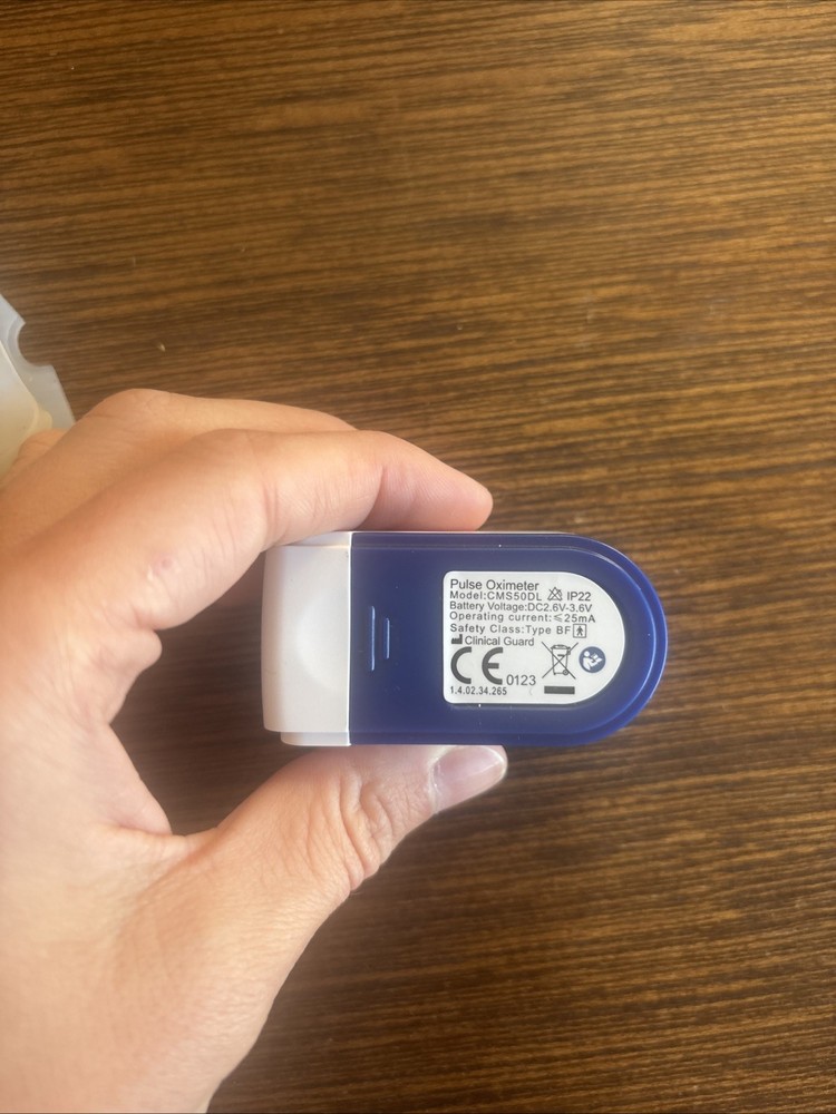 CONTEC CMS50DL Portable Finger Pulse Oximeter With Case