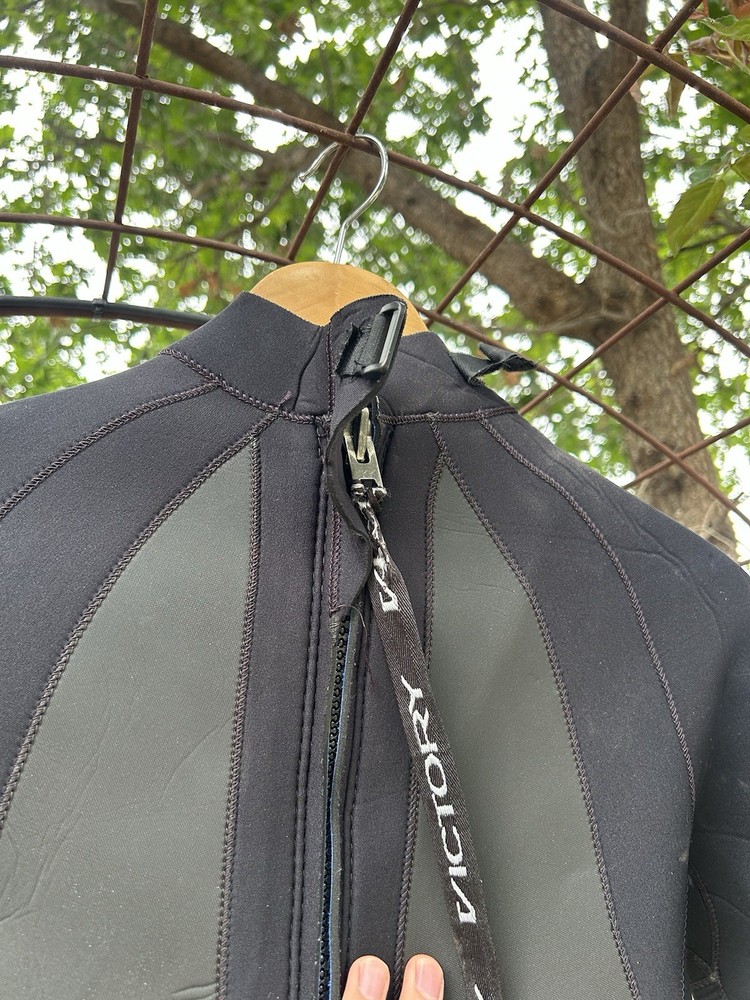 Vintage Victory Wetsuit 80s Size Medium