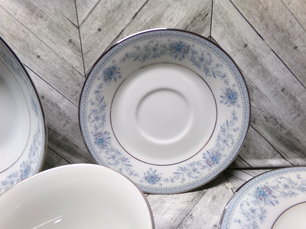 7 Piece Noritake Blue Hill 2482 Table Setting