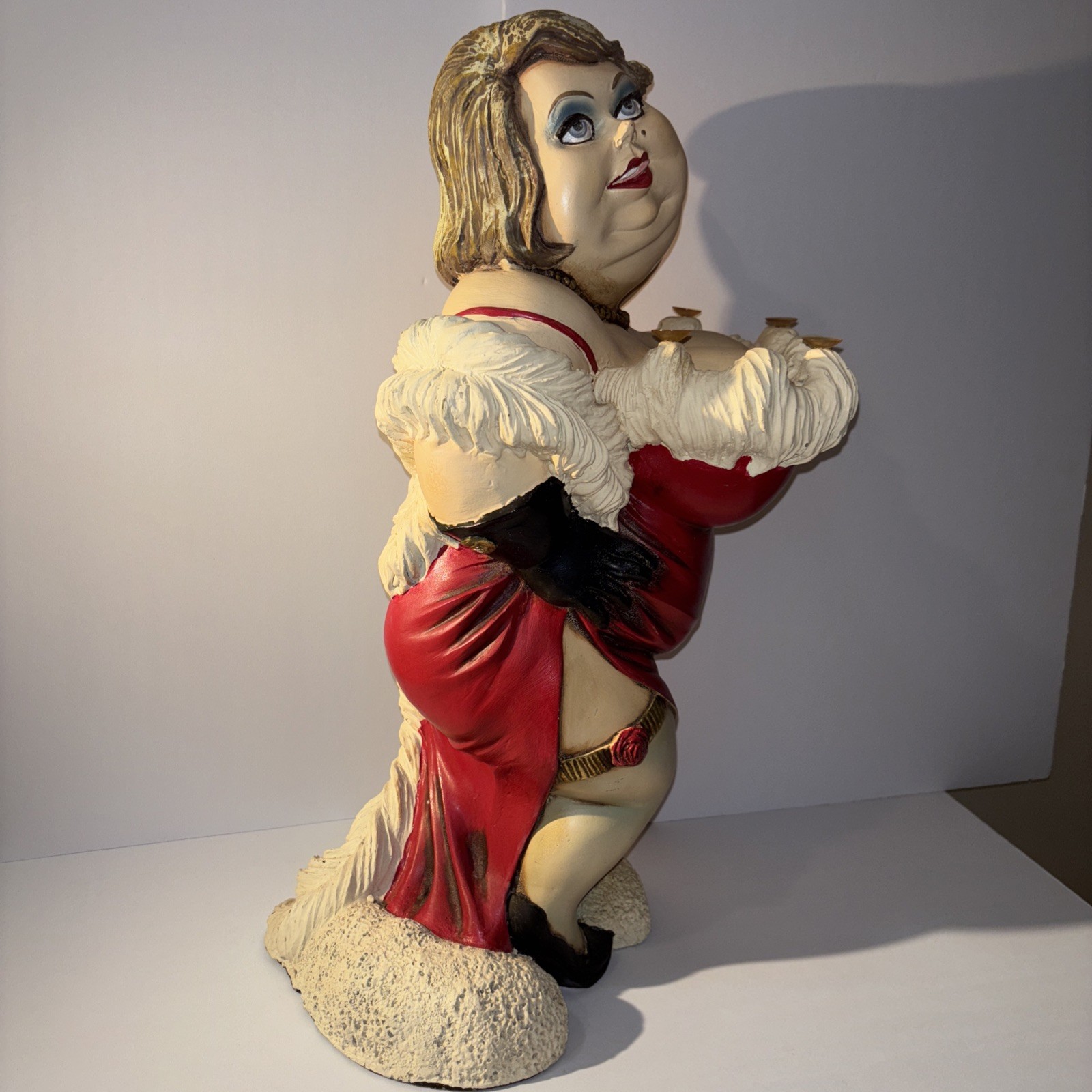 BUTLER BORDELLO LADY IN RED STATUE ROBUST GOSLING BIG BOOBS LARGE BIG FAT PLUMP