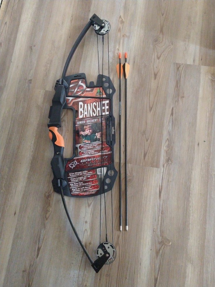 Barnett Lil' Banshee Junior Compound Bow Archery Set