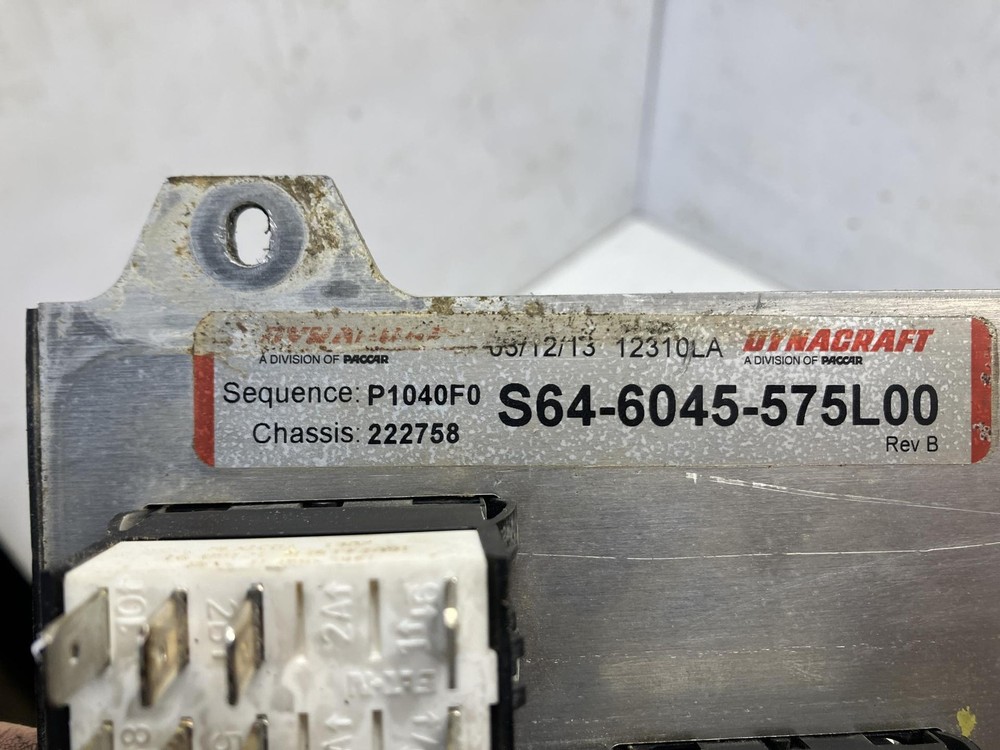 2006-2015 Peterbilt 386 IGNITION Dash Panel - Used