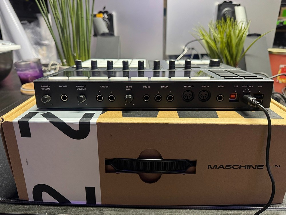 Native Instruments MASCHINE+ Standalone Production and Performance Instrument -