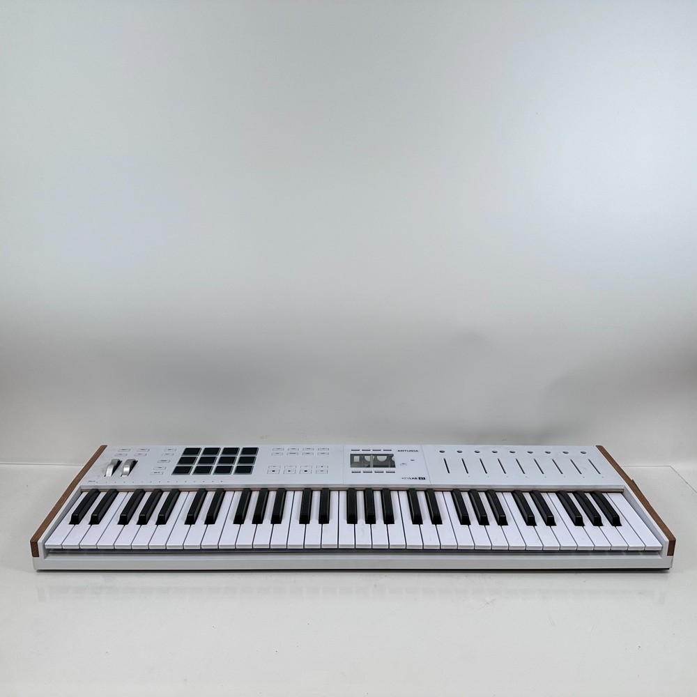 Arturia KeyLab 61 MIDI MK3 Keyboard Controller White; AS-IS