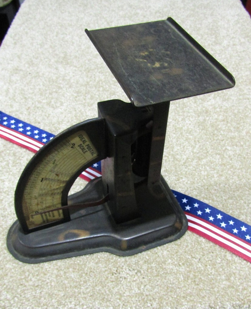 VINTAGE IDEAL POSTAL SCALE