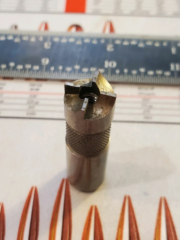 Lee Case Cutter & Lock Stud
