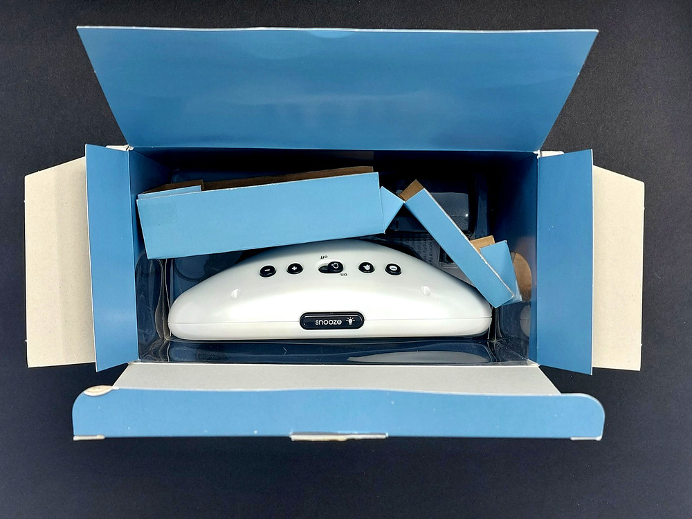 MICHAEL GRAVES DESIGN Postmodern Pearlized White LCD Display Alarm Clock & Date!