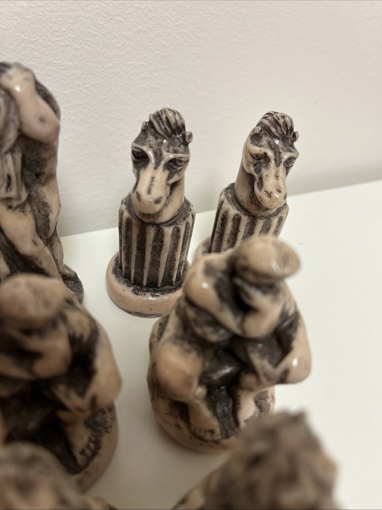Michaelangelo Themed Figurines Resin Chess Set (32pieces)