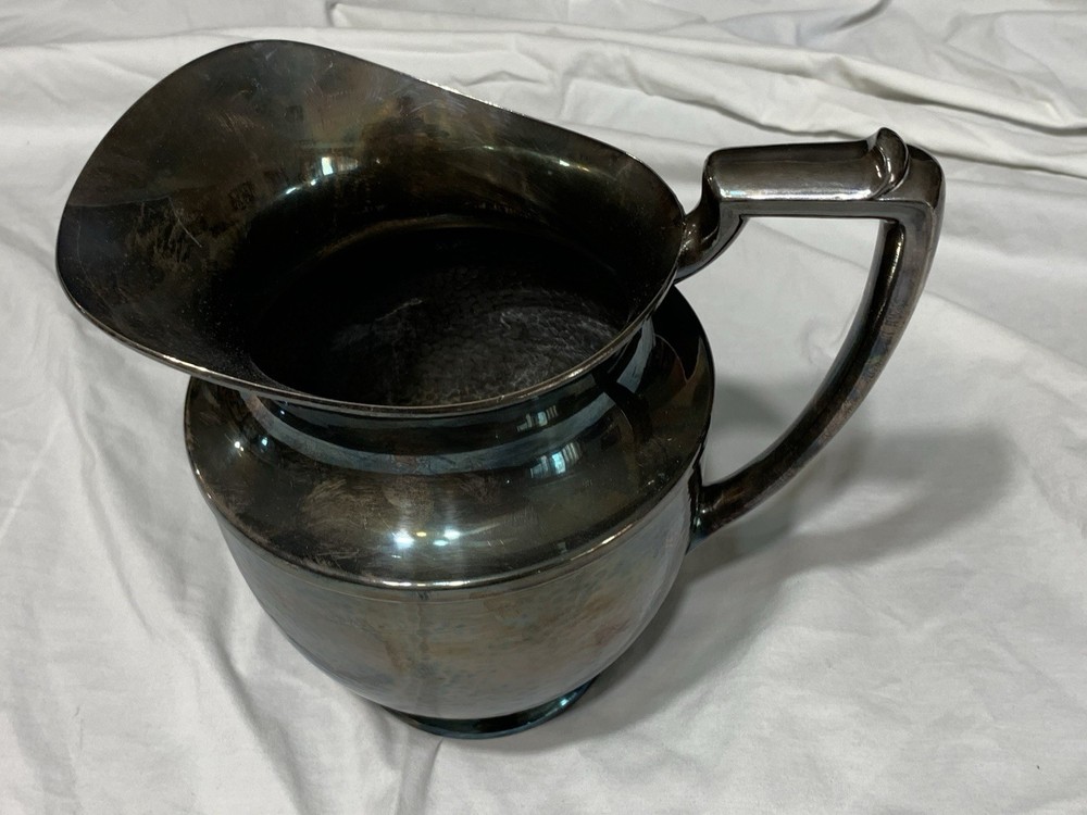 Meriden S.P. Co. International Silverplate Pitcher Jug Model 965