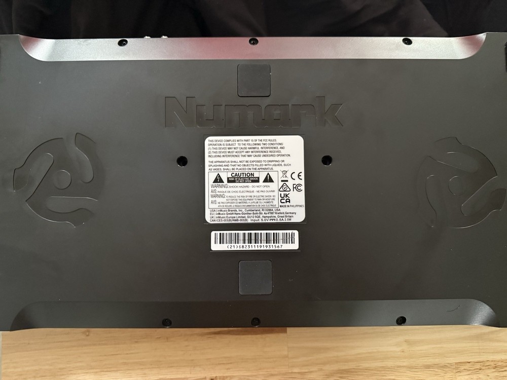 Numark ‎Mixtrack Platinum FX DJ Controller - Black