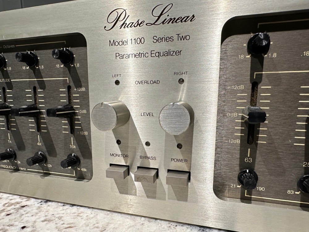 PHASE LINEAR Model 1100 Series Two Parametric Equalizer w/Rack Handles USA Made