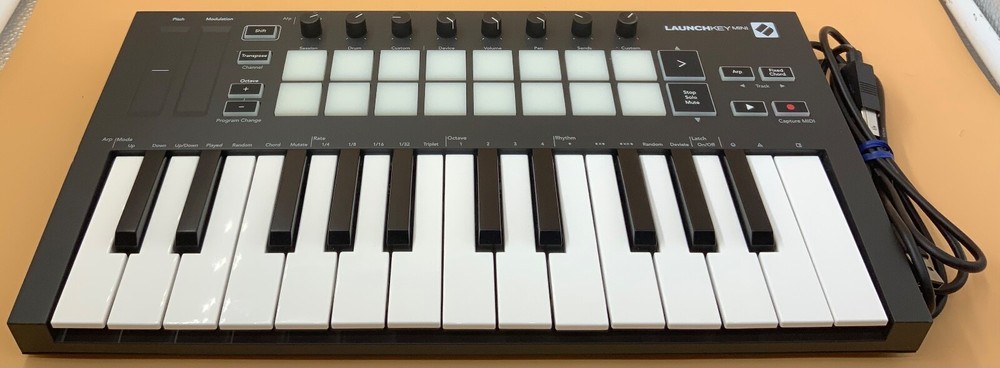 Novation Launchkey Mini MK3 25 Mini-Key MIDI Keyboard Controller Audio Tool