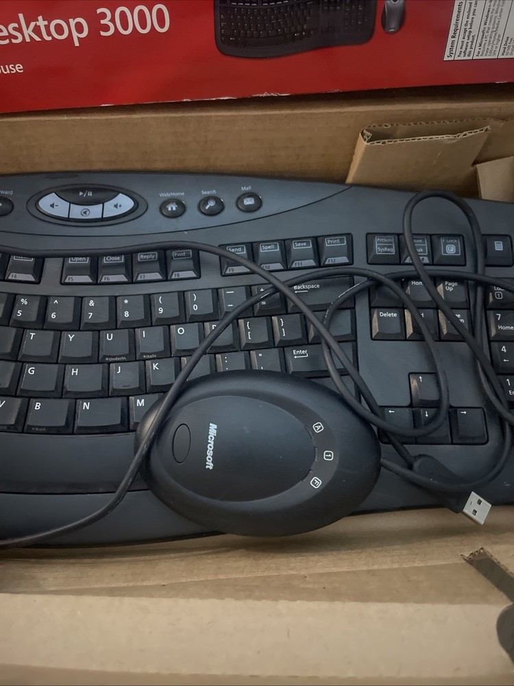 Microsoft Wireless optical Desktop 3000 Keyboard & Mouse Ergonomic combo