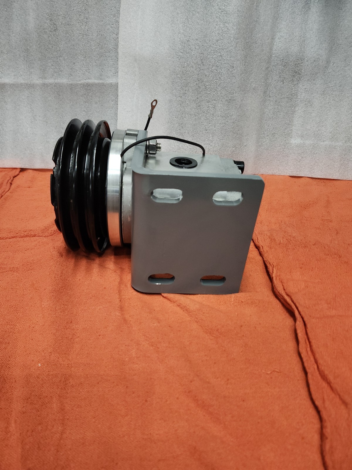 Hydraulic clutch pump electric salt spreader snowplow 12v coil Double V belt