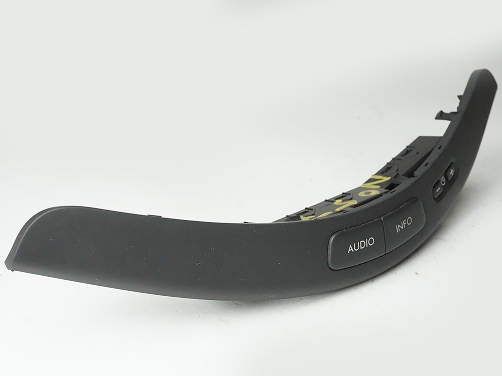 2004 - 2008 Chrsyler Pacifica Audio Information Control Switch Bezel OEM