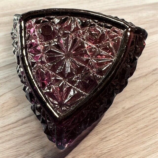 LG Wright Glass Amethyst DAISY & BUTTON 2.5" Open Triangular Dish Vintage