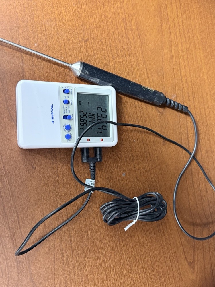 Traceable Digital Thermometer w/ Probe Cal-Cert Lab Temperature Meter Tested