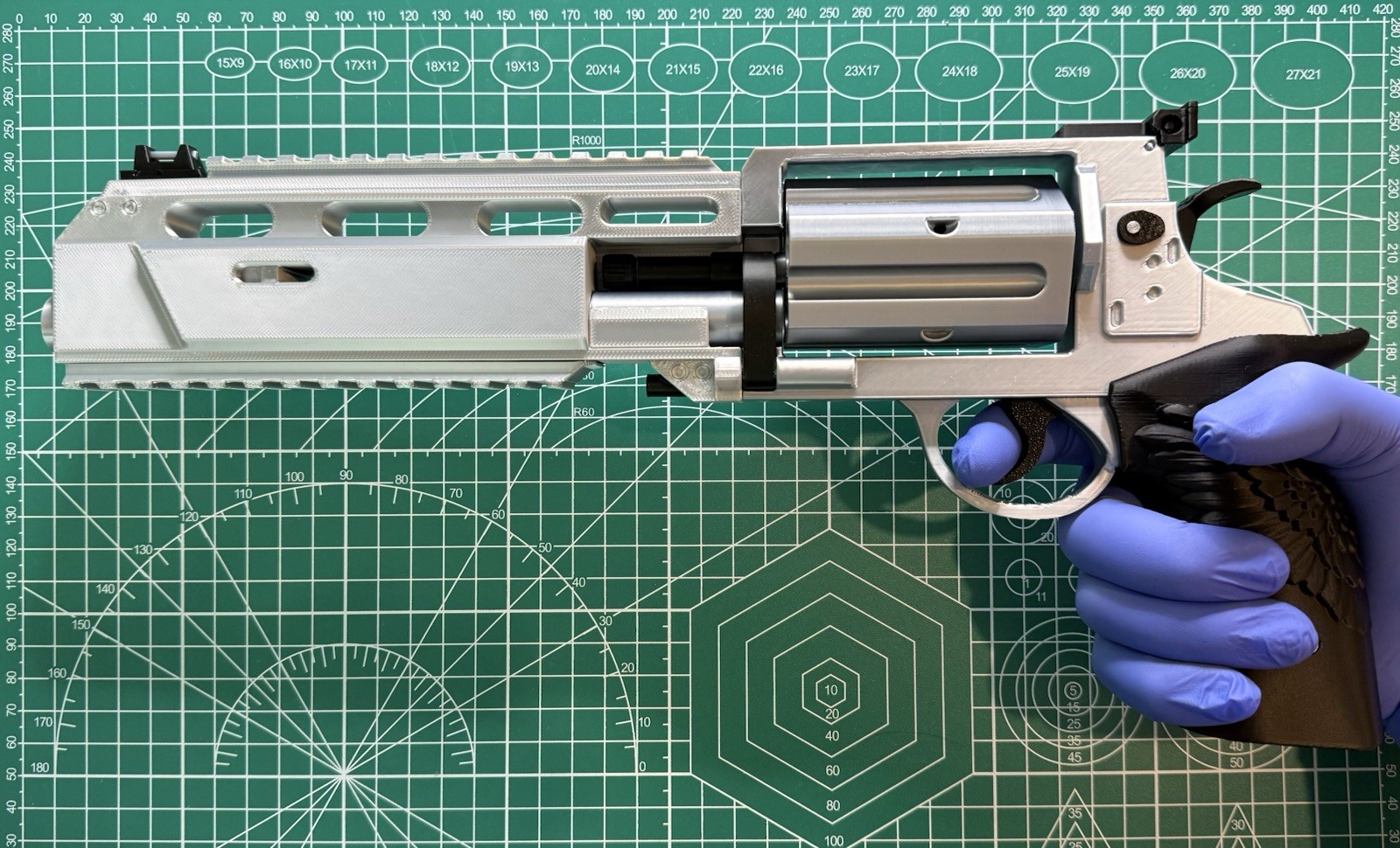 Resident Evil 9 Requiem Leon Revolver Prop 1:1 3D Print + Replica Rounds