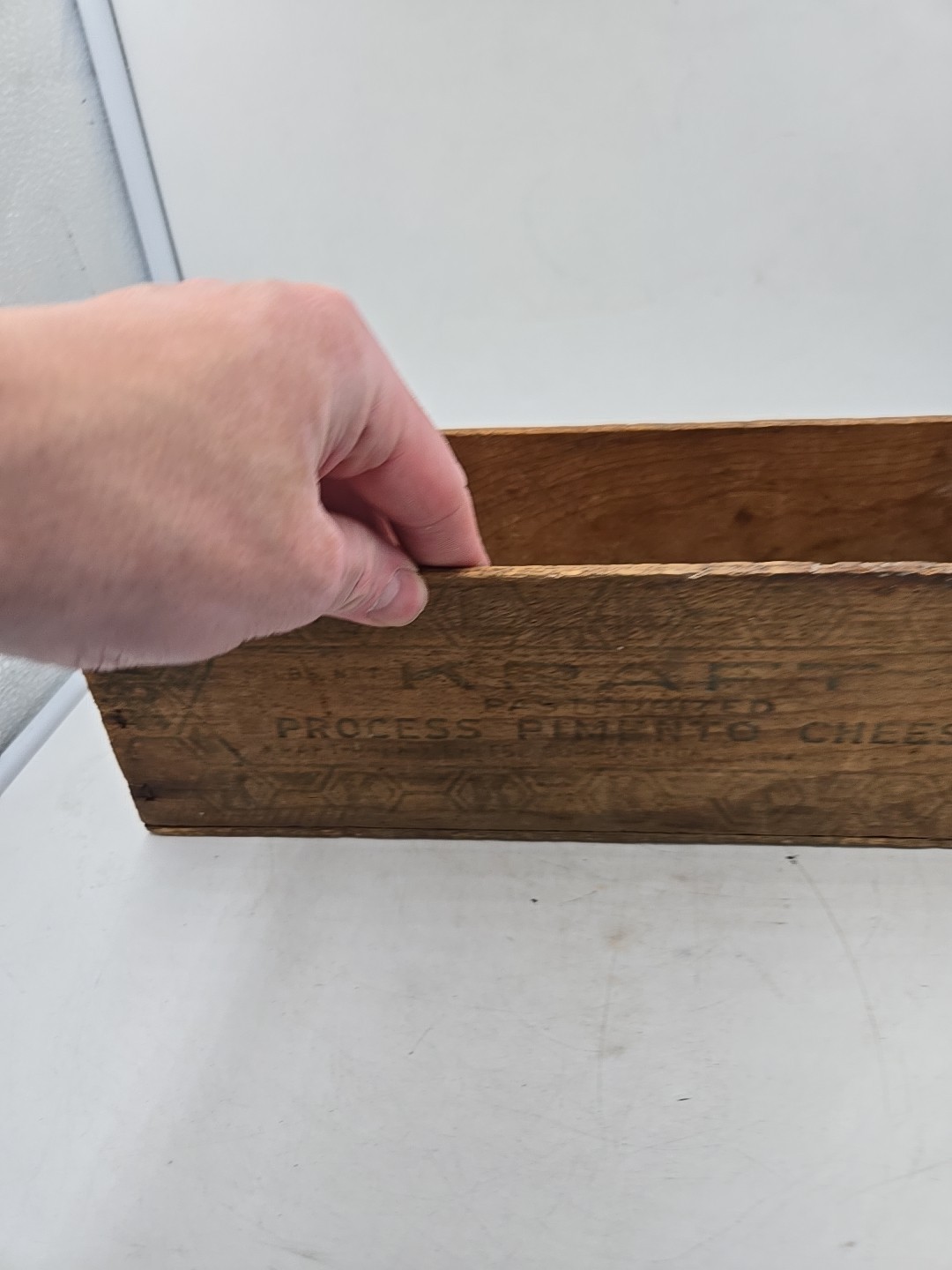 VINTAGE KRAFT PIMENTO CHEESE WOOD BOX CHICAGO, ILL