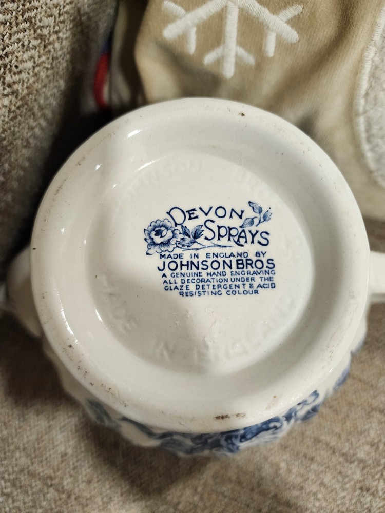 Johnson Brothers Devon Sprays Tea Pot