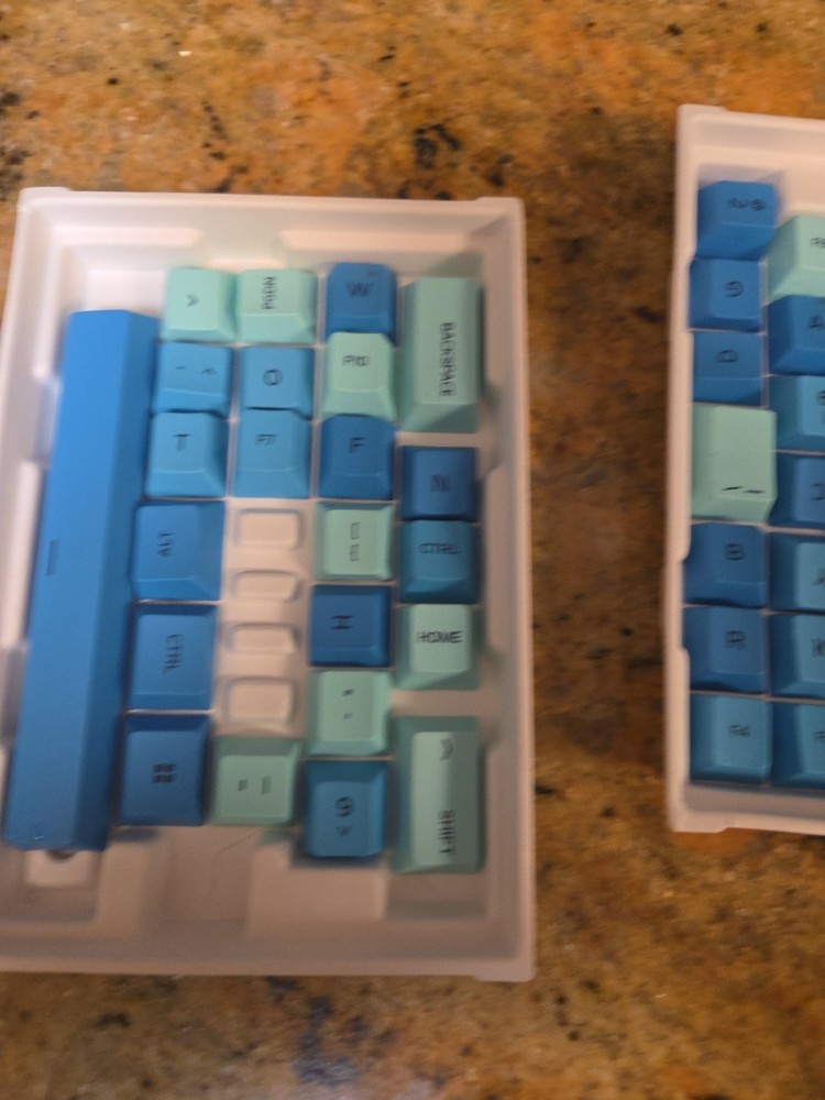 Glorious - GPBT Gradient Universal Keycap Set Compatible with Most 100% 85% Blue