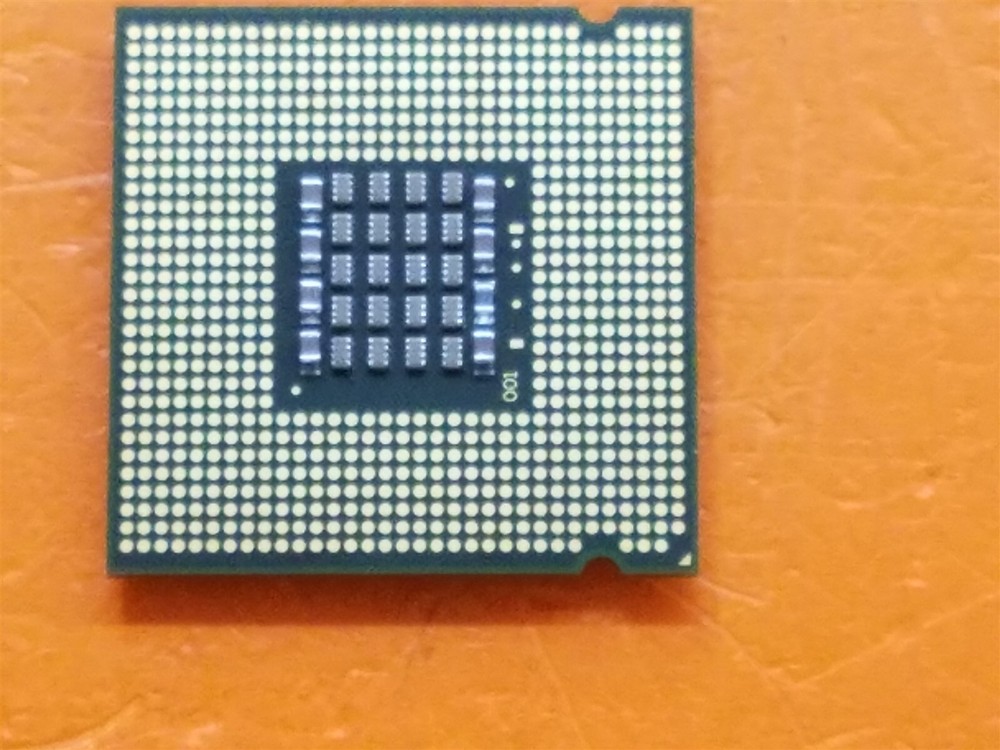 ⭐️⭐️⭐️⭐️⭐️ CPU Processor Intel 04' Pentium SL8ZH 2.66 GHz
