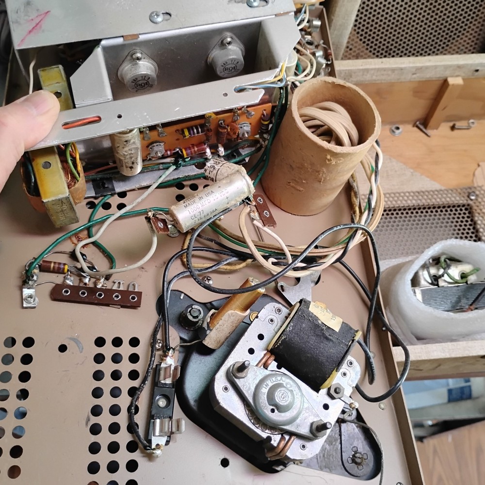 1968 Newcomb Stereophonic Record Player EDTS 40 Solid State Basket Case