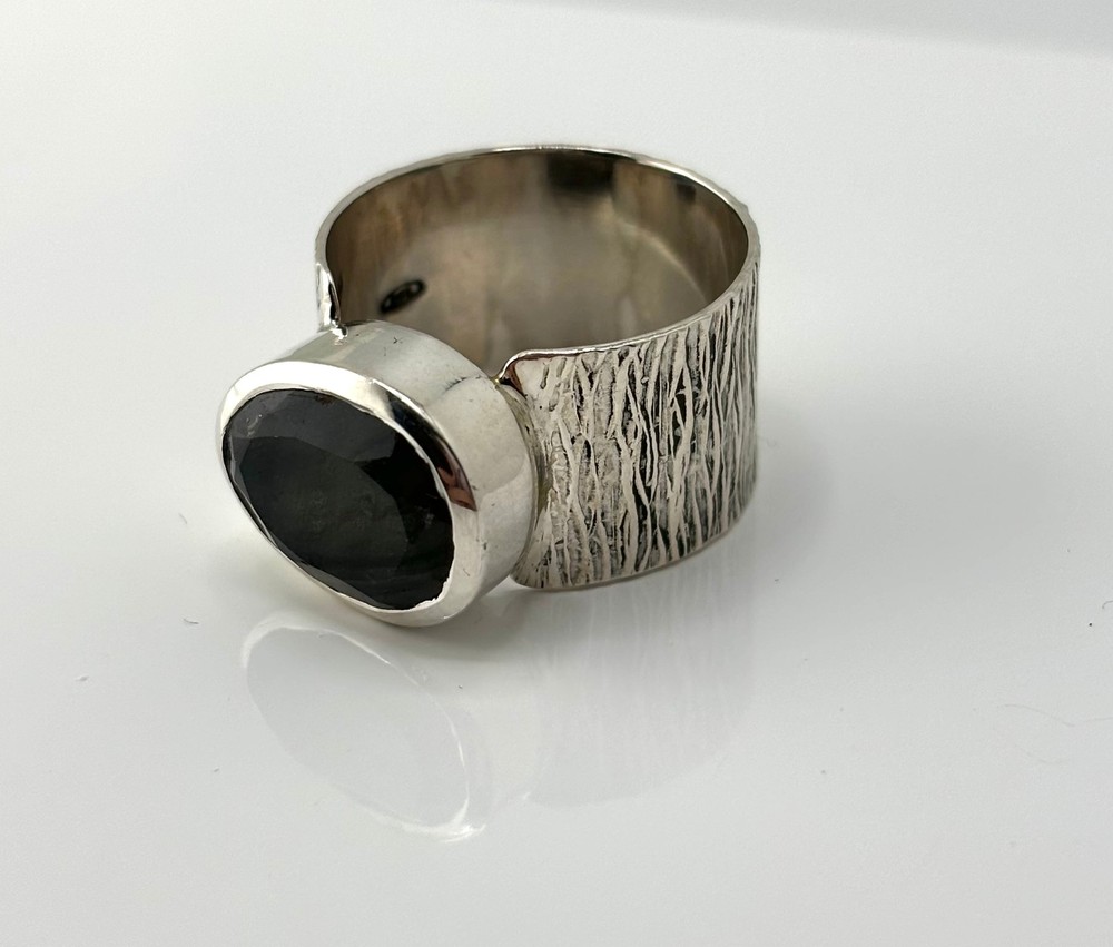Sterling Silver Hammered Ring with Cut Labradorite