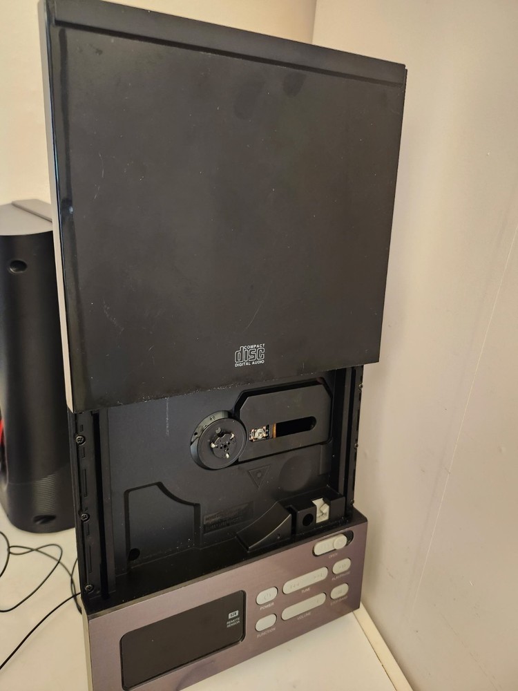 Mini Stereo W/Digital Display. CD Player & Speakers