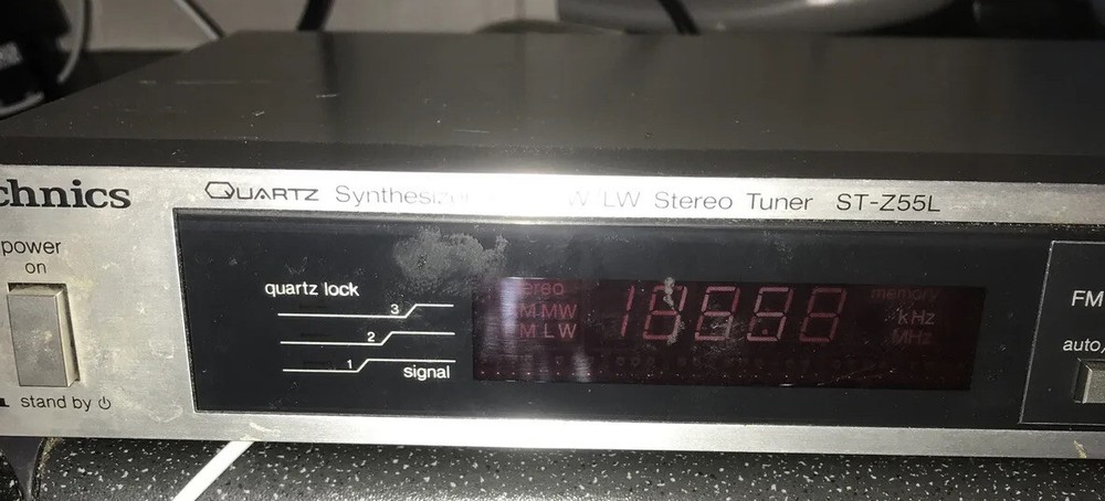 Technics Quartz Synthesizer Stereo Tuner ST-Z55L