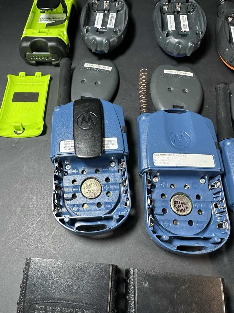 LOT-8 Motorola Talkabout WORKING
