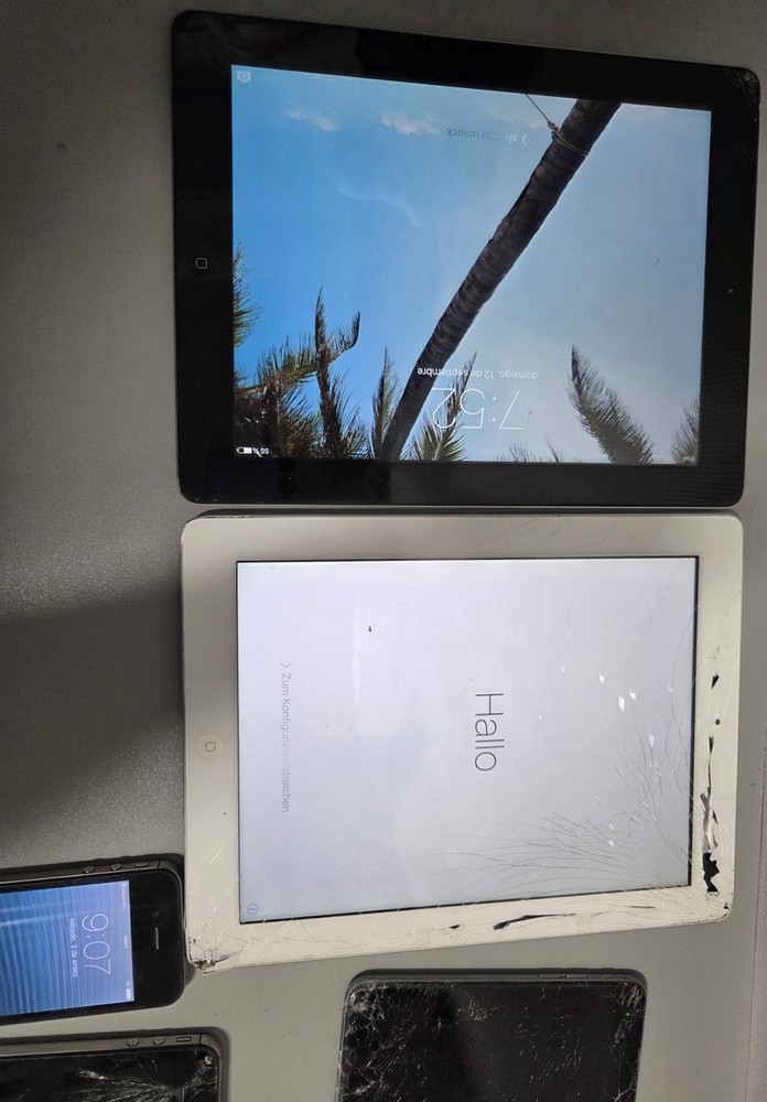 Apple Devices Set For Parts